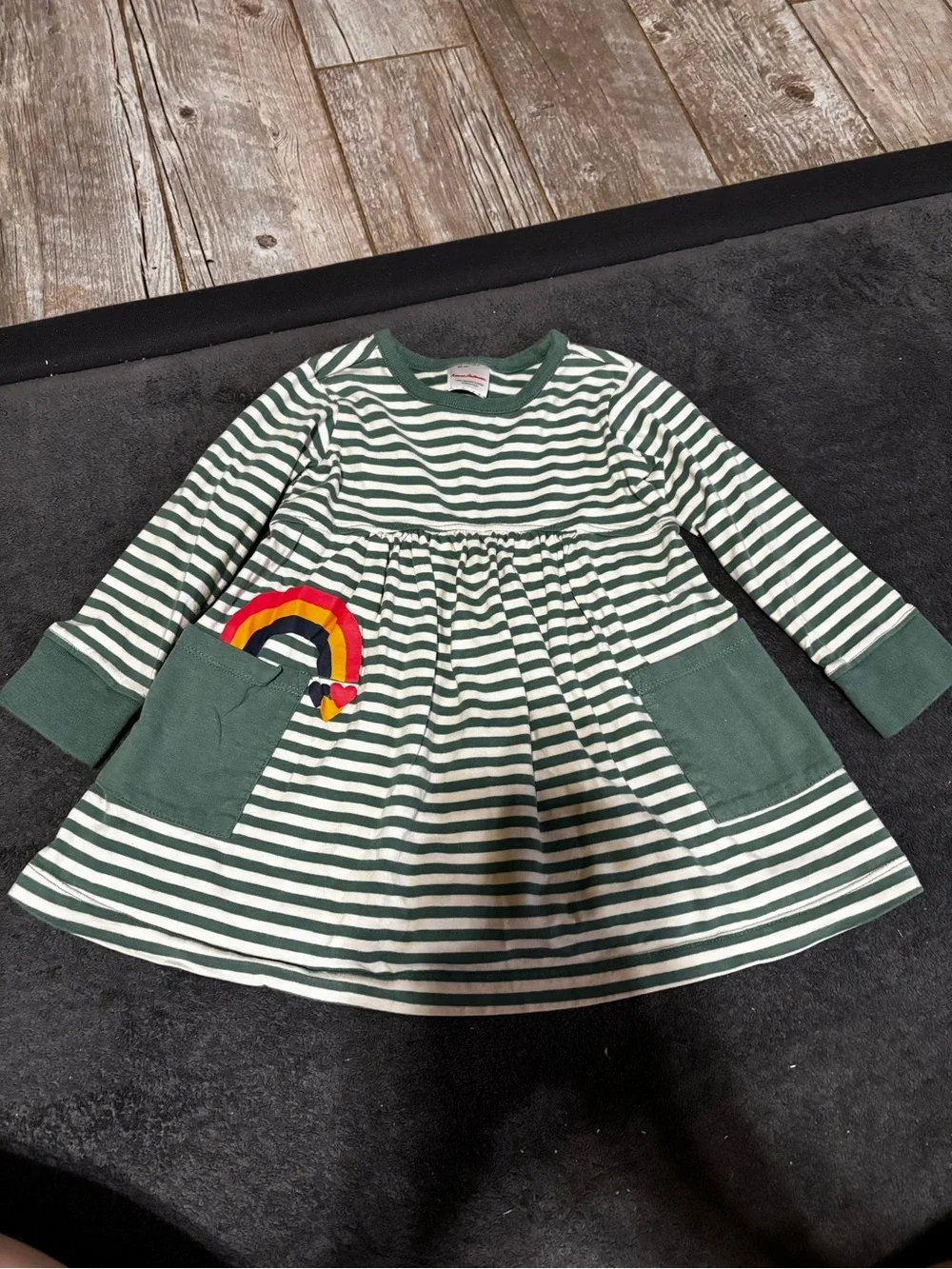Hanna Andersson Green and White Striped Long-Sleeve Dress with Rainbow Pocket